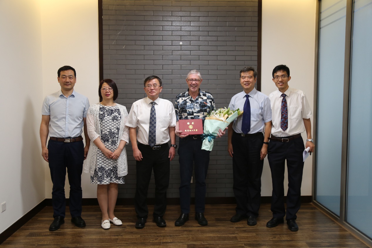 北京化工大学毕业证(北京化工大学毕业证书)